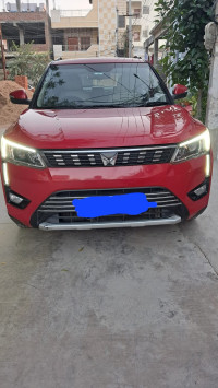Mahindra XUV300 W8