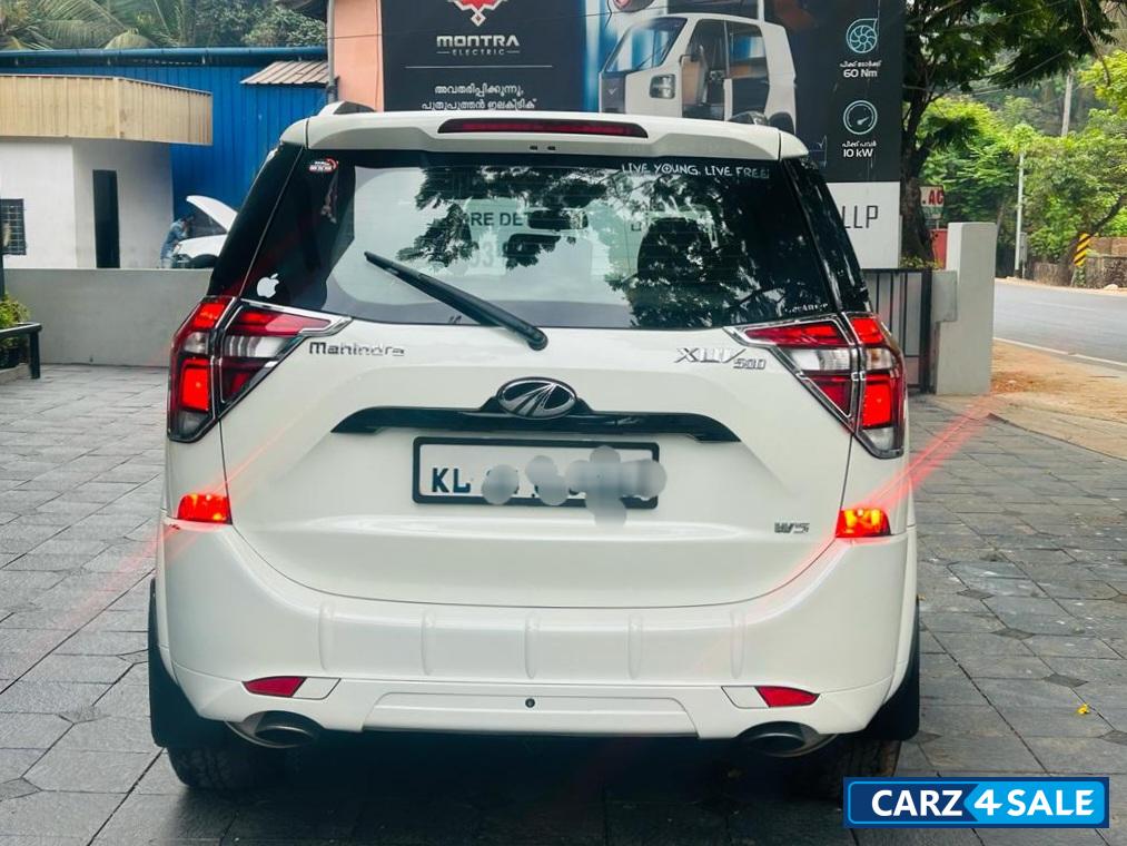 White Mahindra XUV 500 W5 Diesel