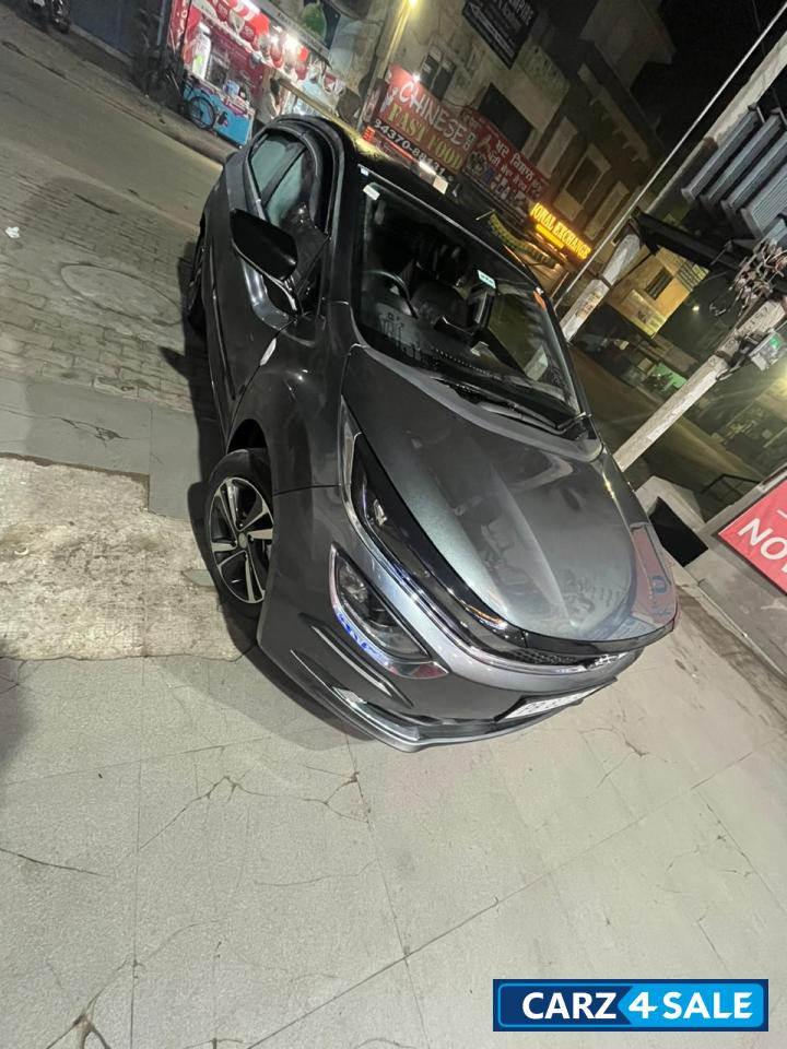 Grey Tata Altroz XZ+S 1.5RTQ BS6PH2 Grey Tata Altroz XZ+S 1.5RTQ BS6PH2