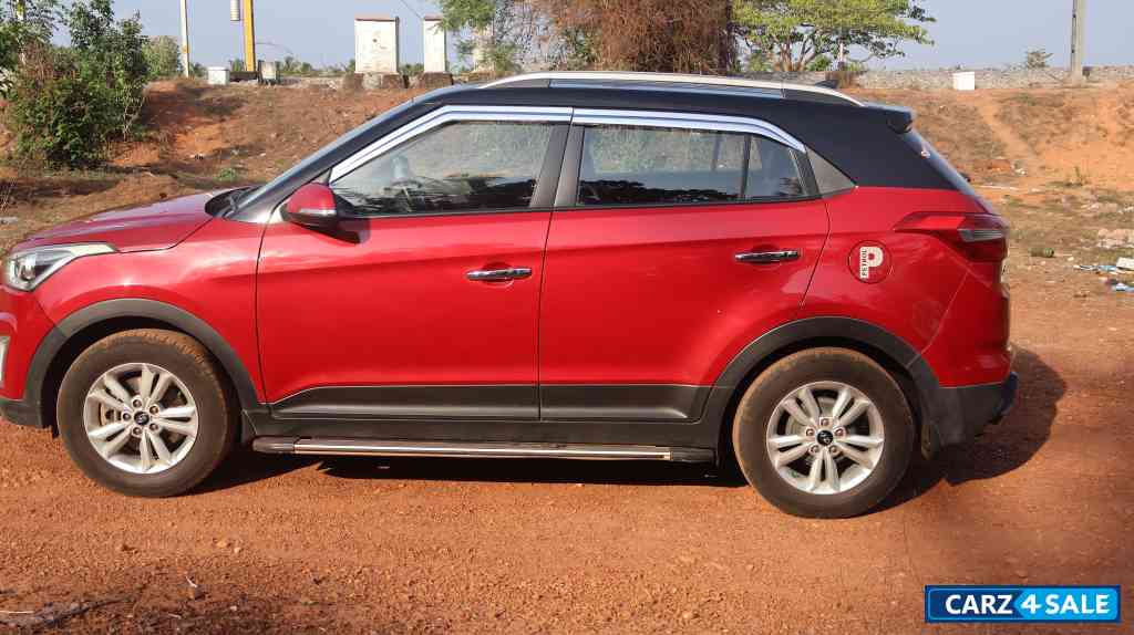 Red Hyundai Creta 1.6 SX +