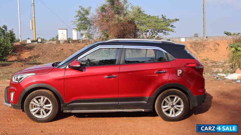 Red Hyundai Creta 1.6 SX +