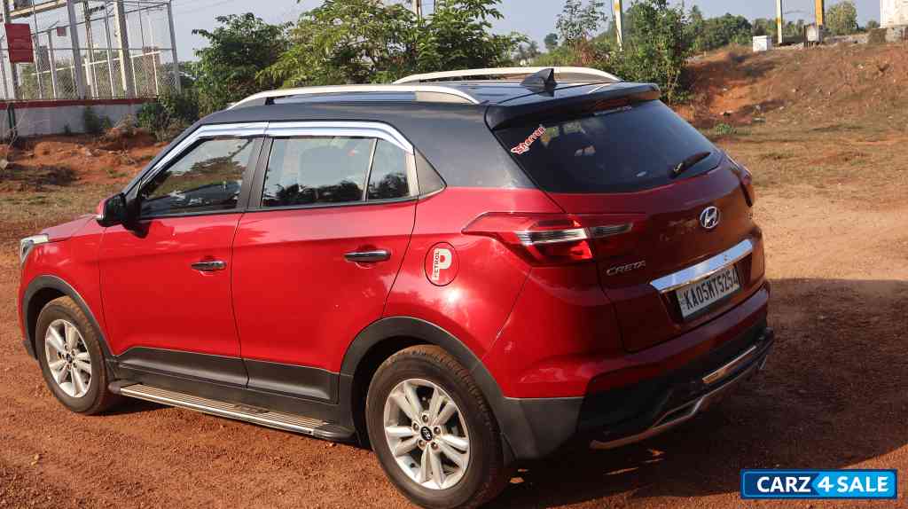 Red Hyundai Creta 1.6 SX +