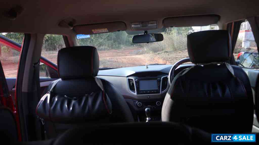 Red Hyundai Creta 1.6 SX +