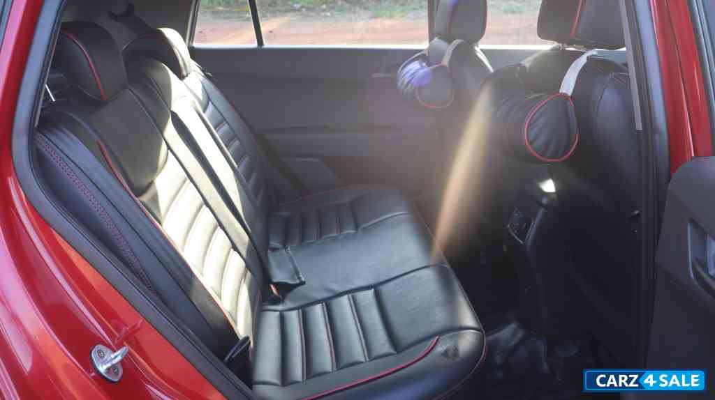 Red Hyundai Creta 1.6 SX +