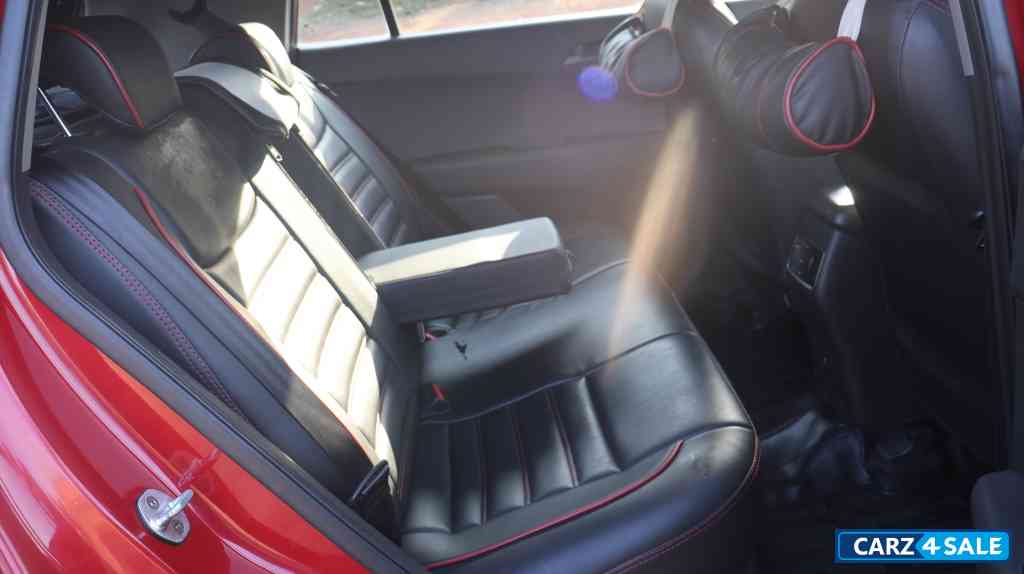 Red Hyundai Creta 1.6 SX +