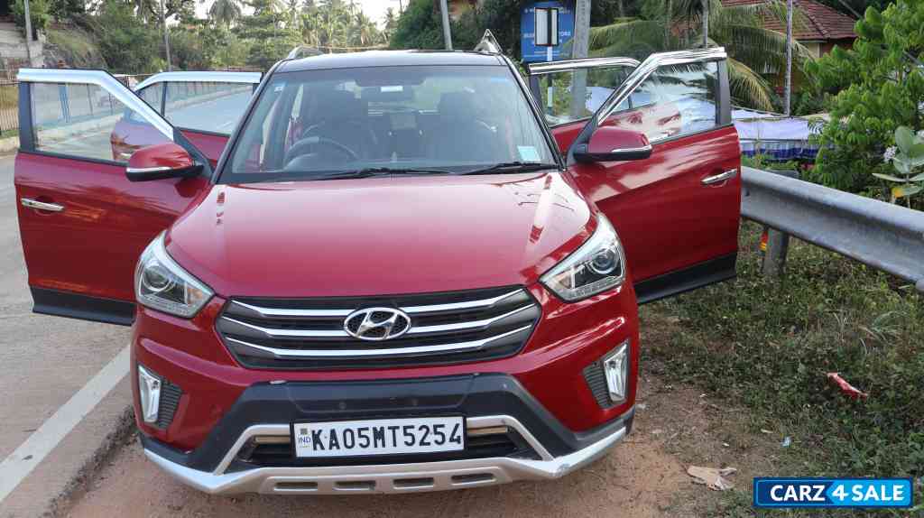 Red Hyundai Creta 1.6 SX +