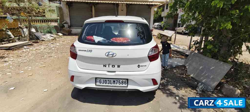 White Hyundai i10 Nios megna corporate