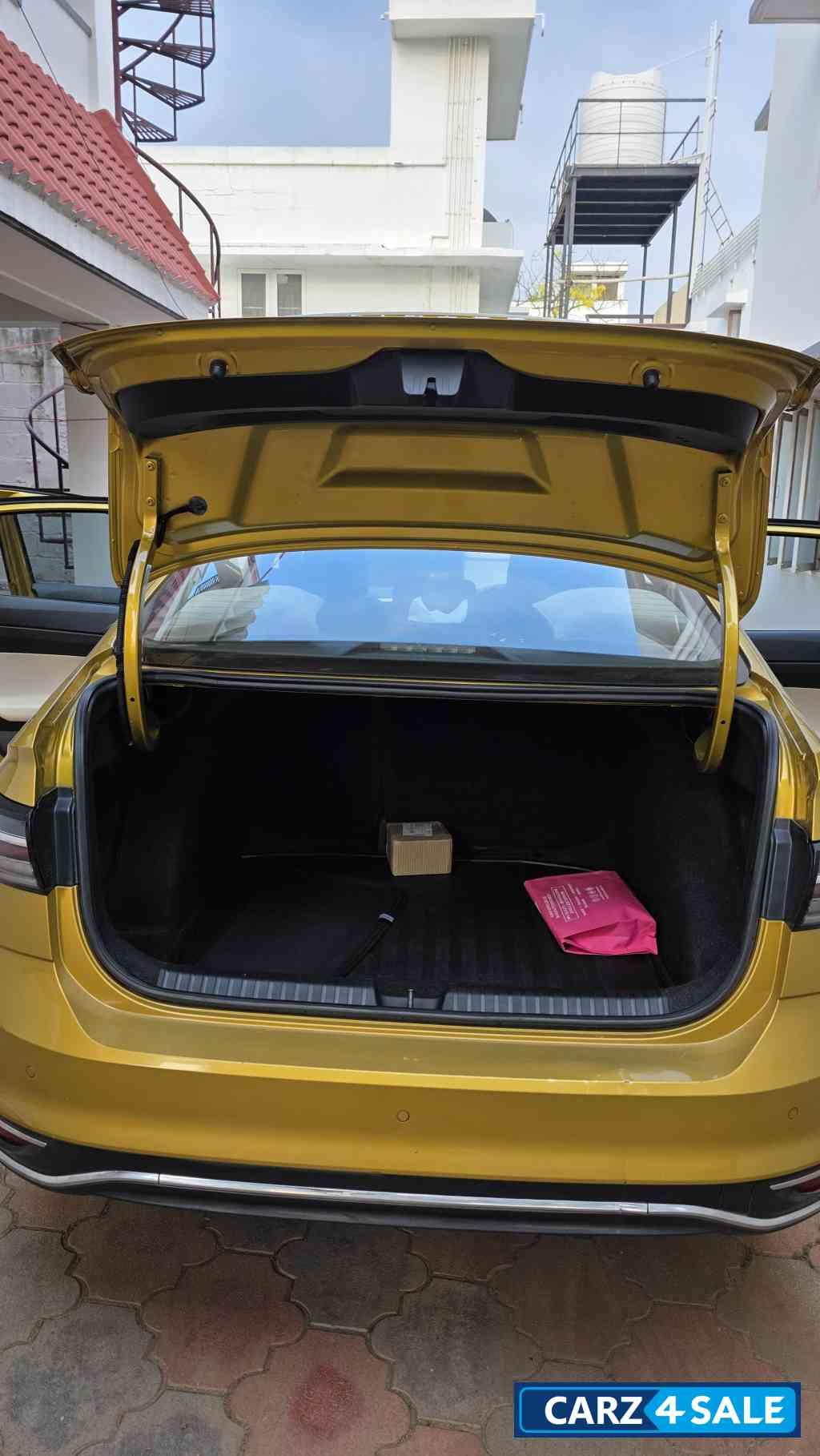 Curcuma Yellow Like Gold Volkswagen Virtus Topline tsi MT