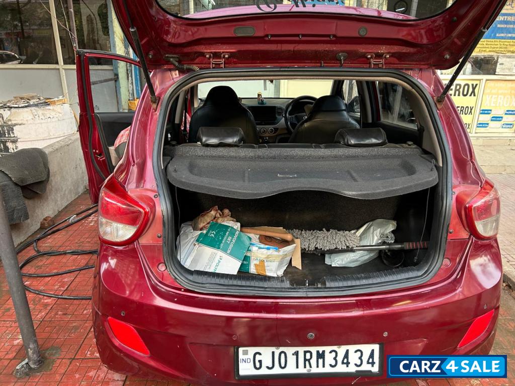 Red Wine Hyundai i10