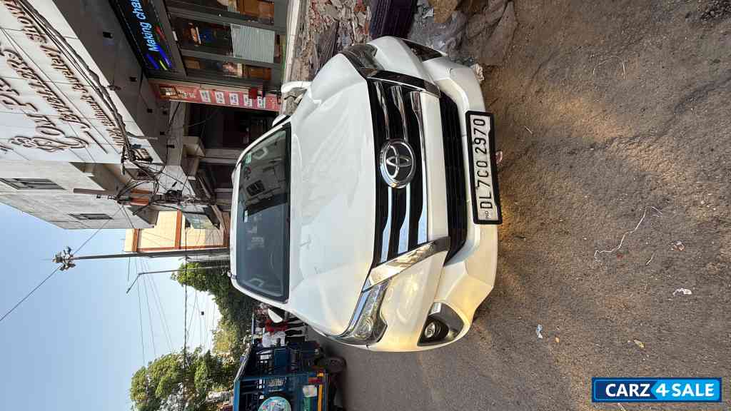 Toyota Fortuner 4*2 automatic