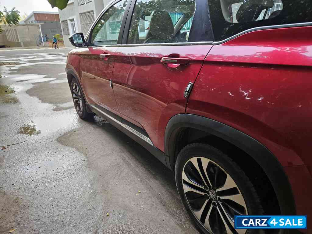 MG Hector 1.5 CVT Petrol Automatic Dual Tone