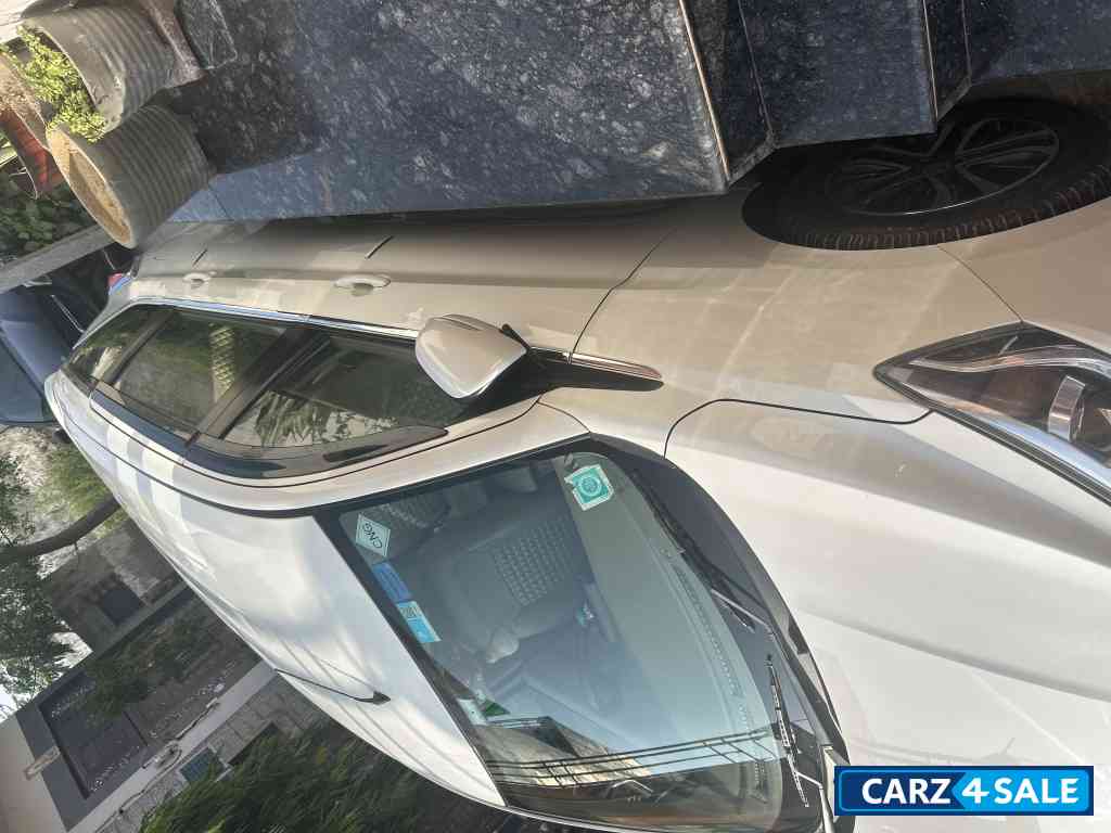 Maruti Suzuki Ertiga Vxi cng