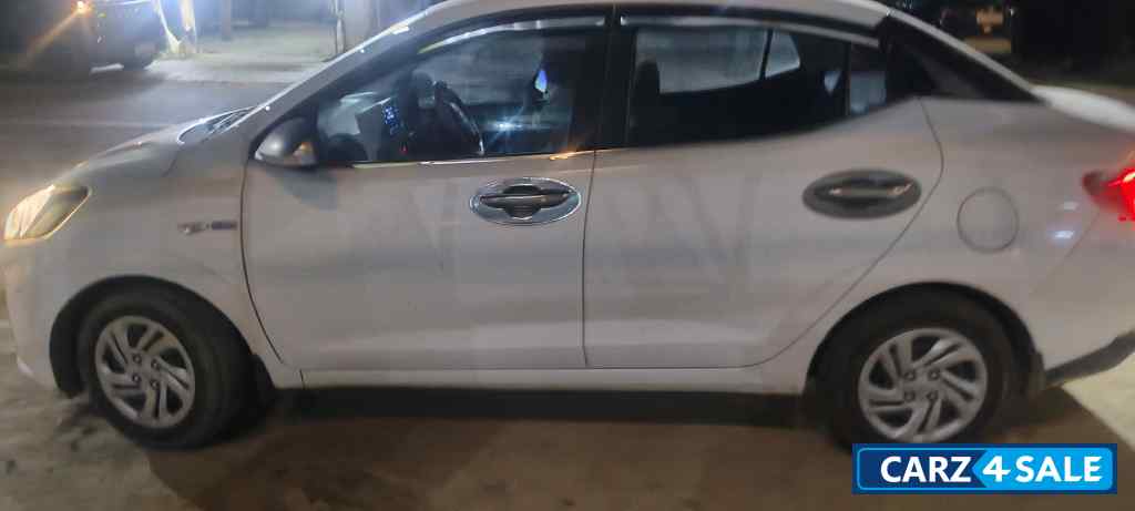 White Hyundai Aura Diesel