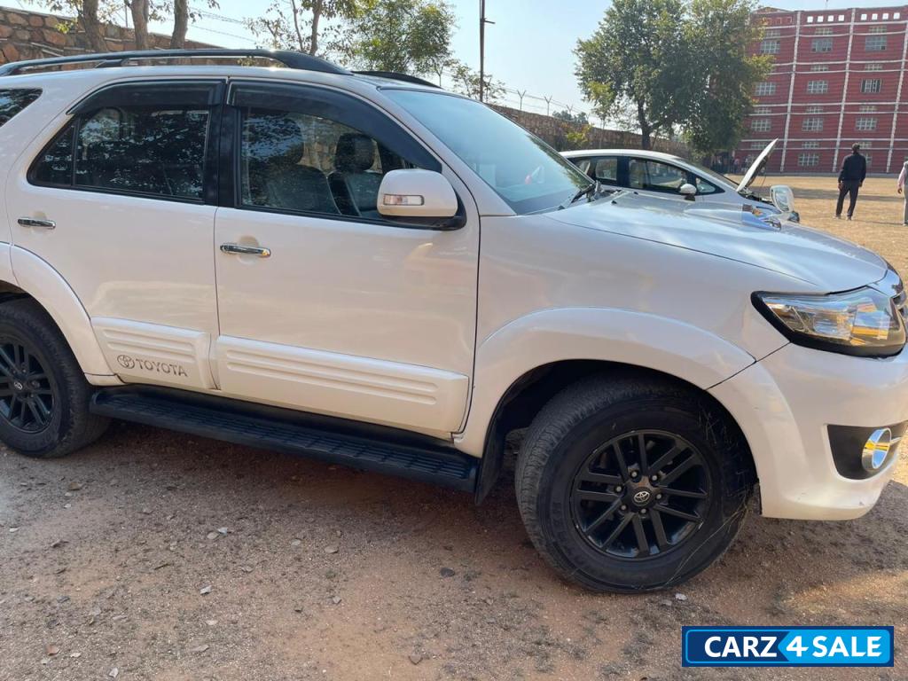 Toyota Fortuner 3.0 4*4 AT