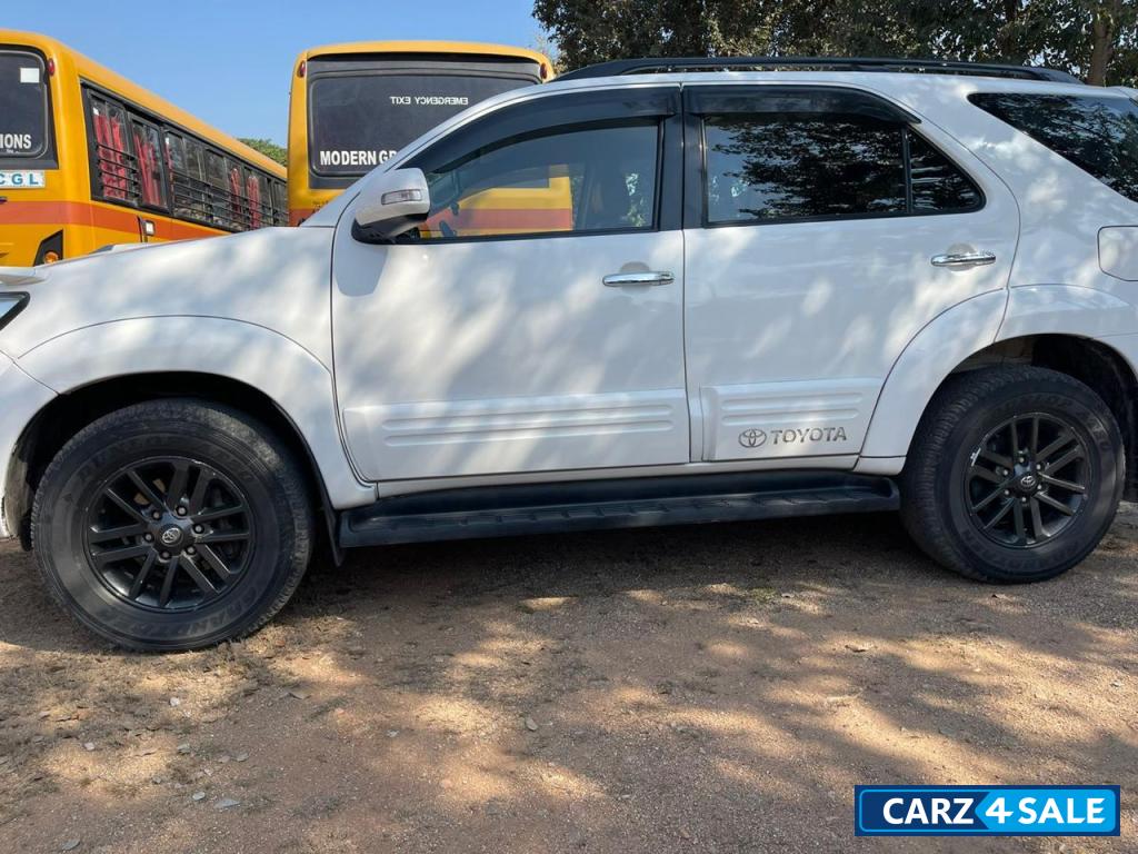 Toyota Fortuner 3.0 4*4 AT