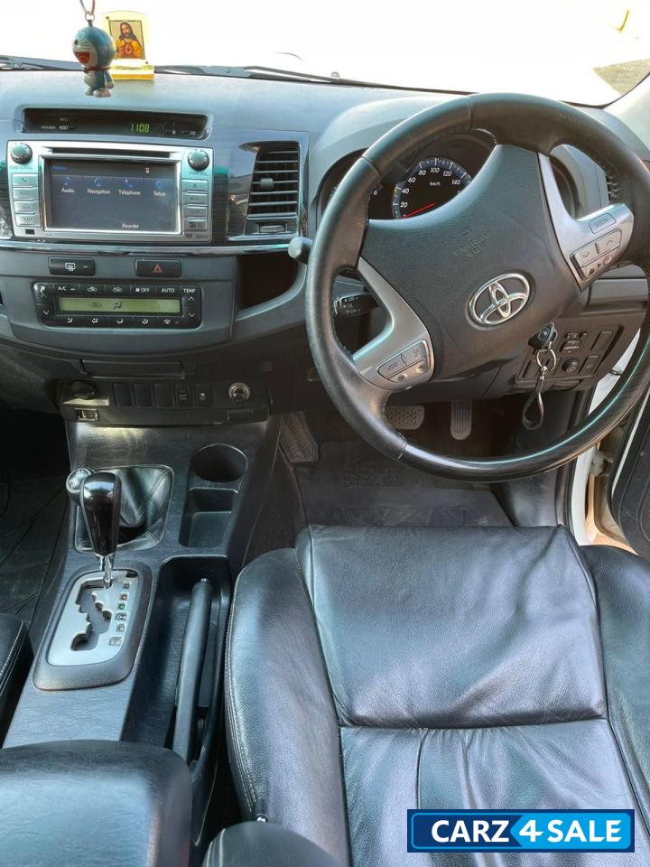 Toyota Fortuner 3.0 4*4 AT