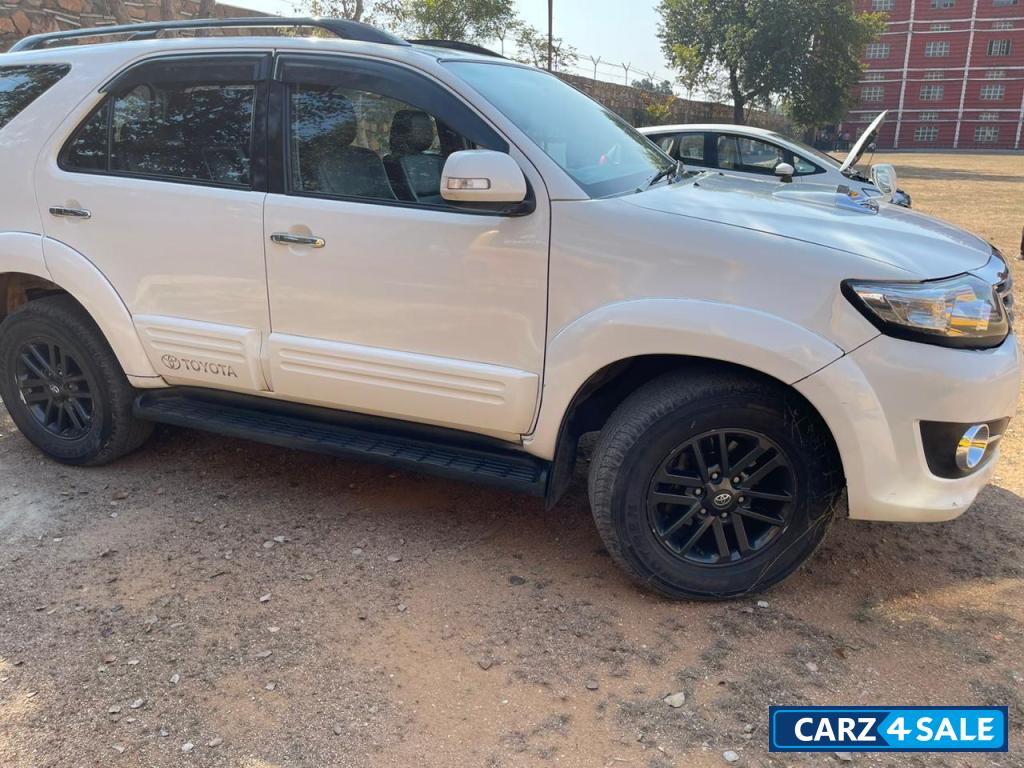 Toyota Fortuner 3.0 4*4 AT