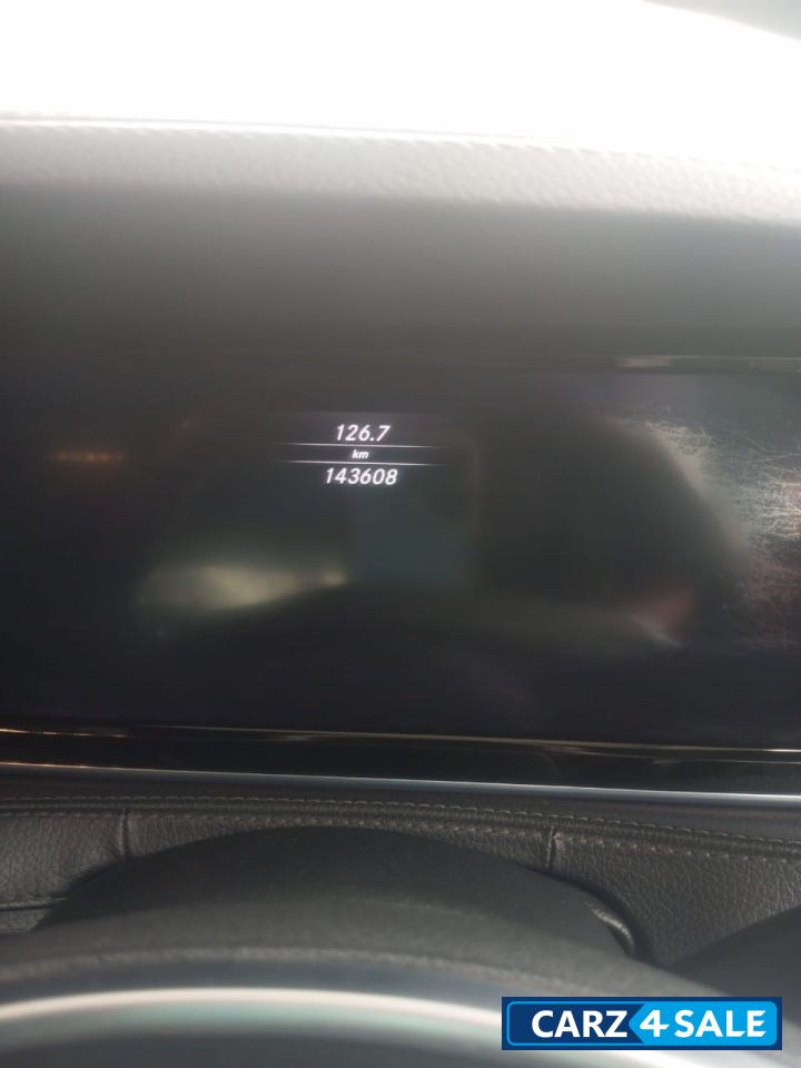 Mercedes-Benz S-Class 500