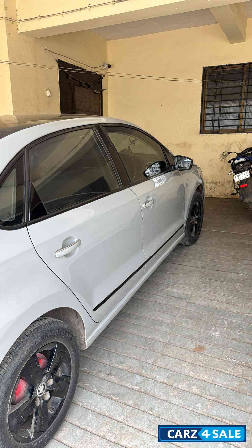 Nardo Grey Skoda Rapid style+ DSG AUTO NARDO GREEY SKODA ORIZNAL 1 car limited