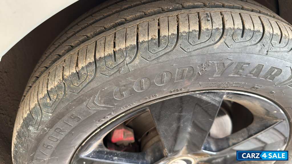 Nardo Grey Skoda Rapid style+ DSG AUTO NARDO GREEY SKODA ORIZNAL 1 car limited