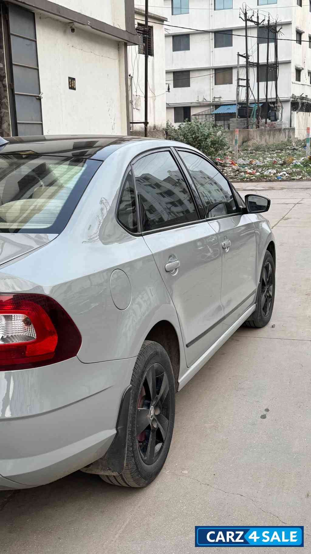 Nardo Grey Skoda Rapid style+ DSG AUTO NARDO GREEY SKODA ORIZNAL 1 car limited