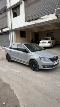 Nardo Grey Skoda Rapid style+ DSG AUTO NARDO GREEY SKODA ORIZNAL 1 car limited