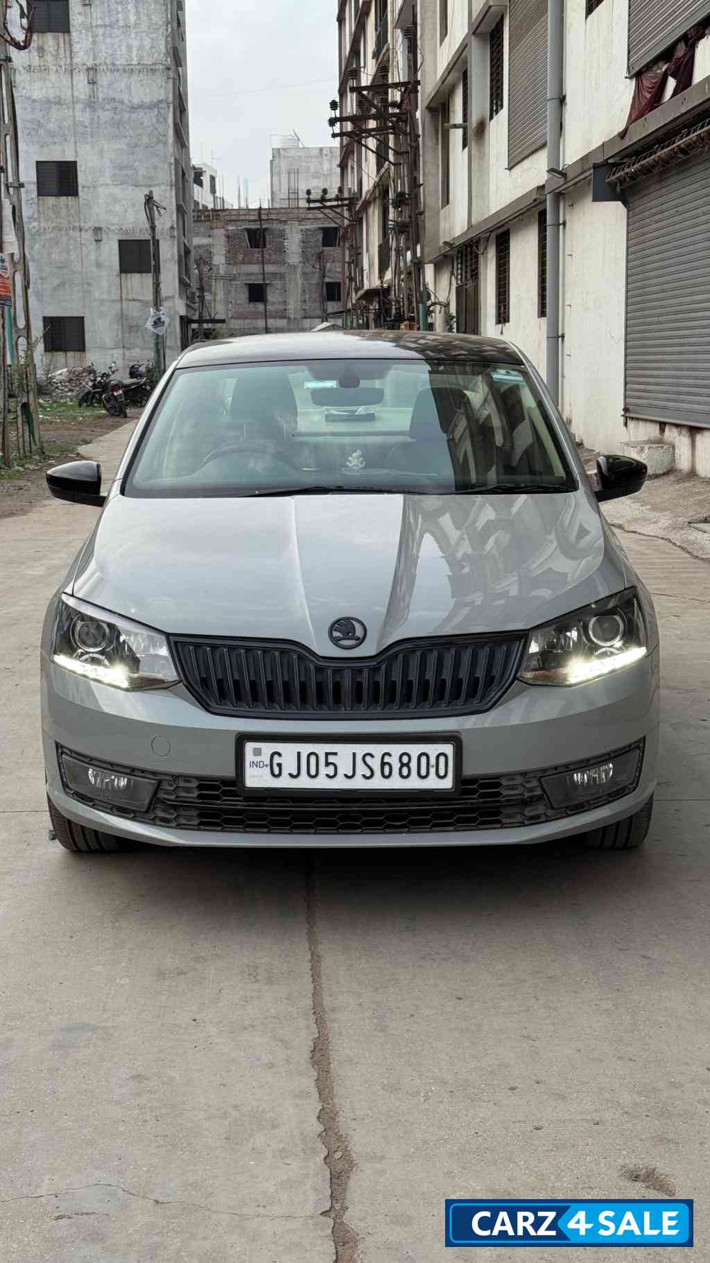 Nardo Grey Skoda Rapid style+ DSG AUTO NARDO GREEY SKODA ORIZNAL 1 car limited