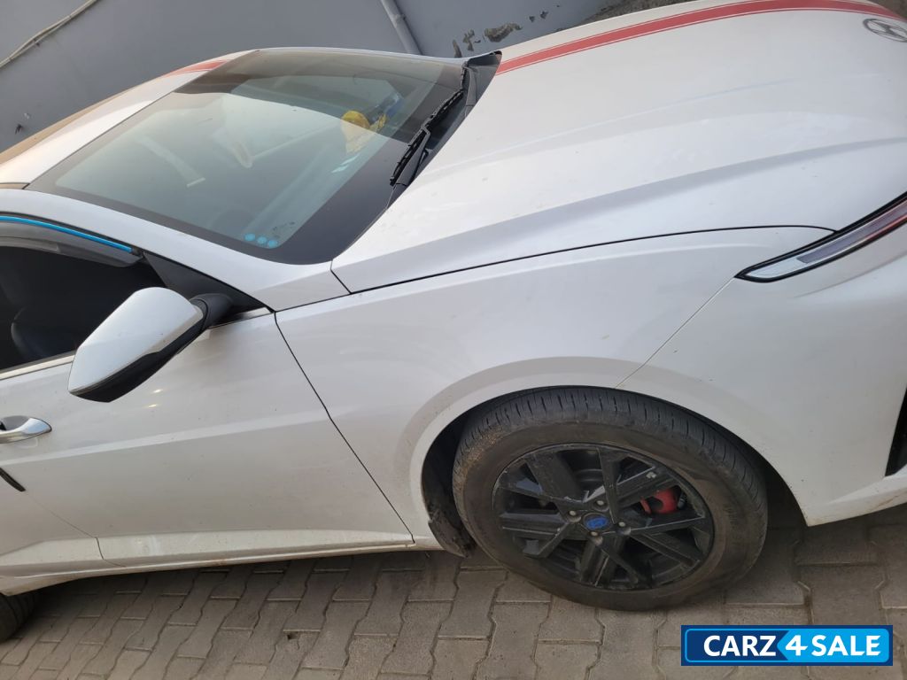 White Hyundai Verna 1.5 L Turbo GDI (Top Model)