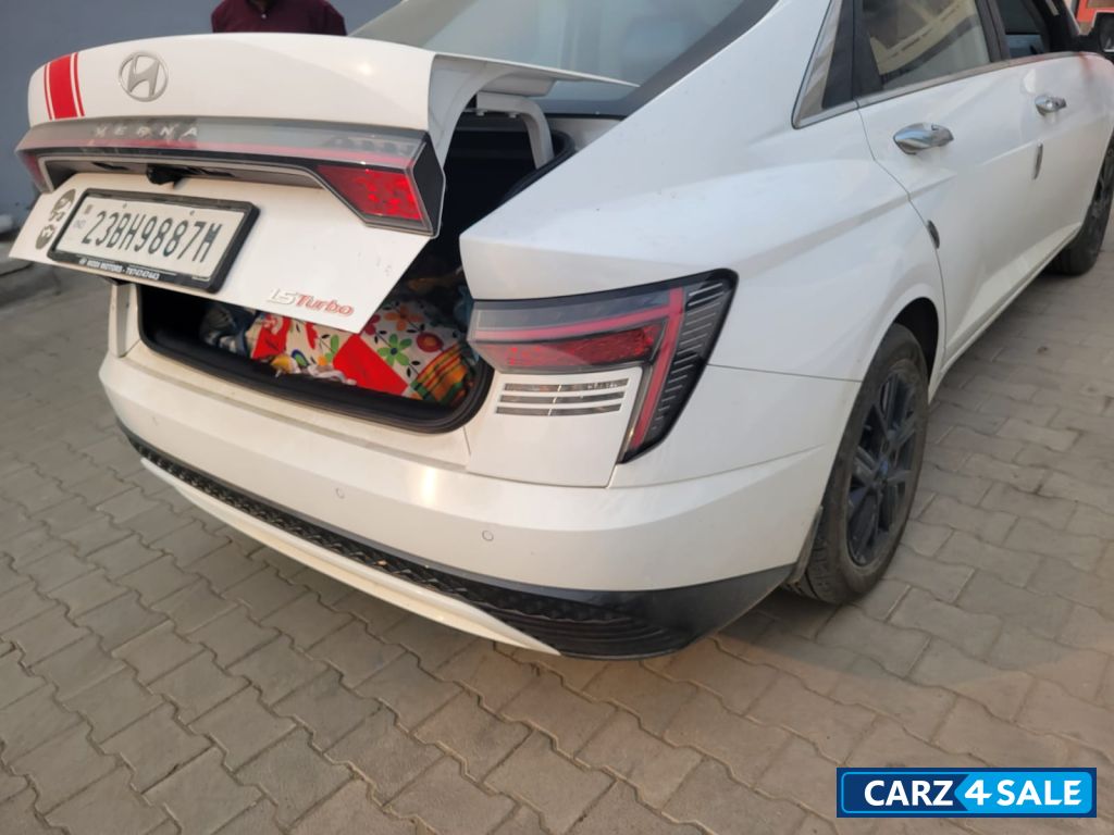 White Hyundai Verna 1.5 L Turbo GDI (Top Model)