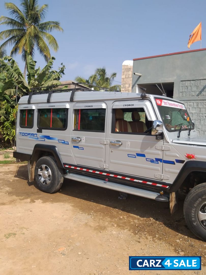 Force Motors  Traxs 2013