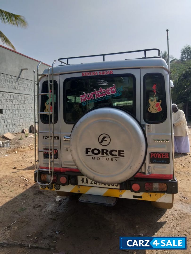 Force Motors  Traxs 2013