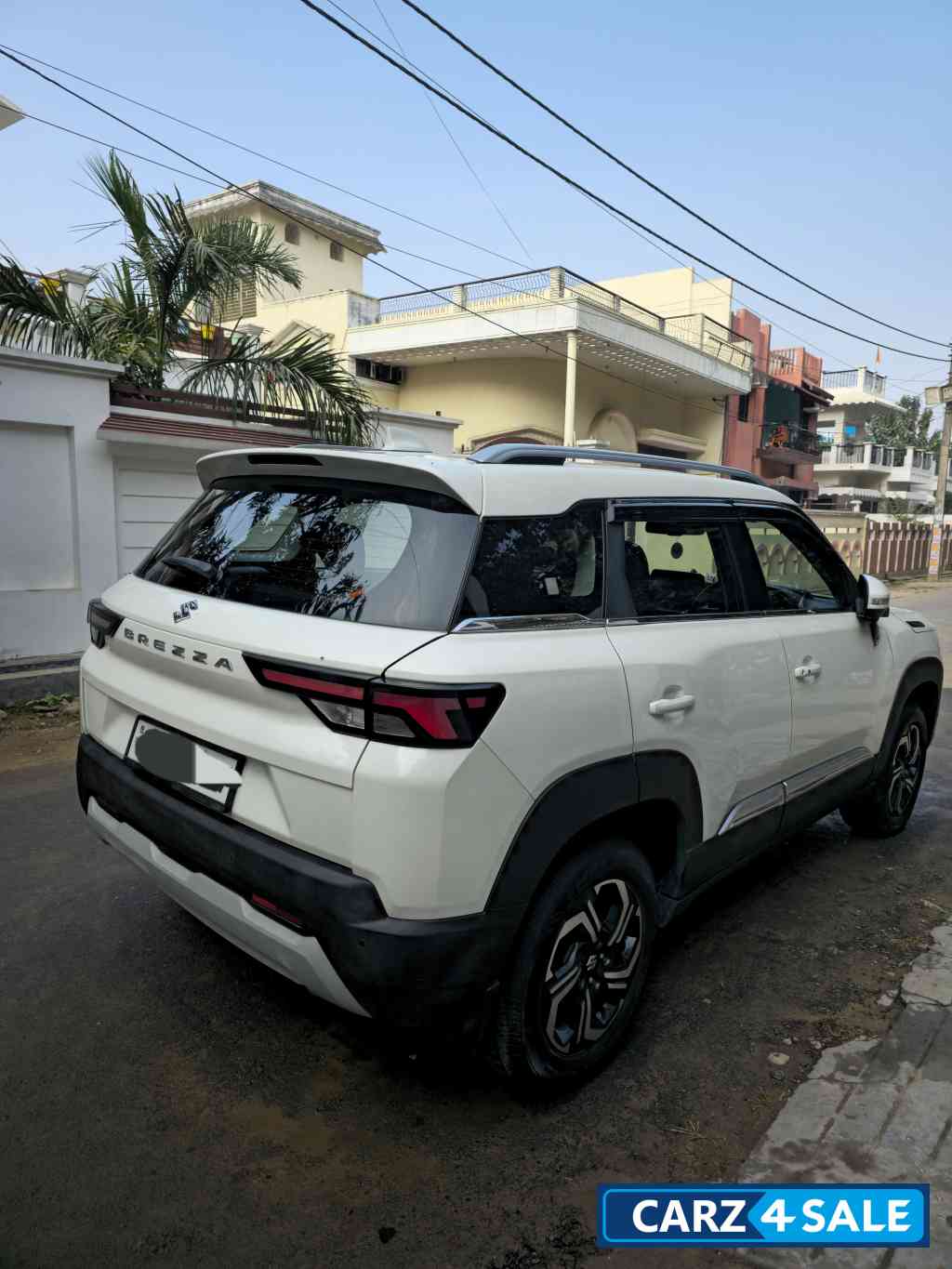 White Maruti Suzuki Vitara Brezza Zxi plus