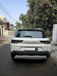 White Maruti Suzuki Vitara Brezza Zxi plus