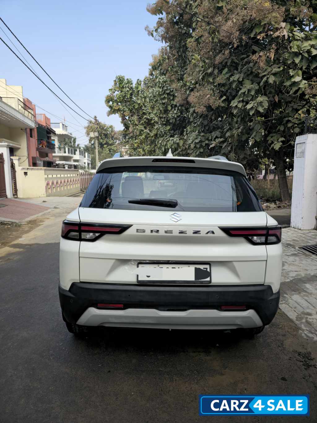 White Maruti Suzuki Vitara Brezza Zxi plus White Maruti Suzuki Vitara Brezza Zxi plus