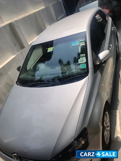 Silver Volkswagen Polo Highline,  Petrol