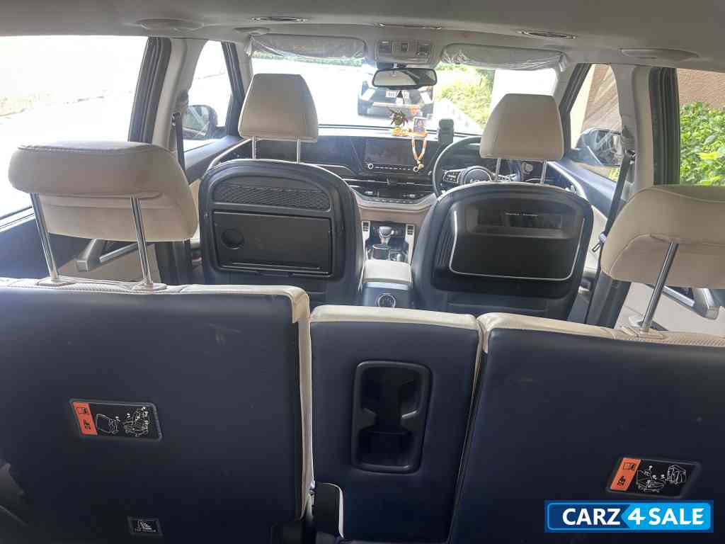 Imperial Blue Kia Carens 1.5 LUXURY AT Diesel 7 STR