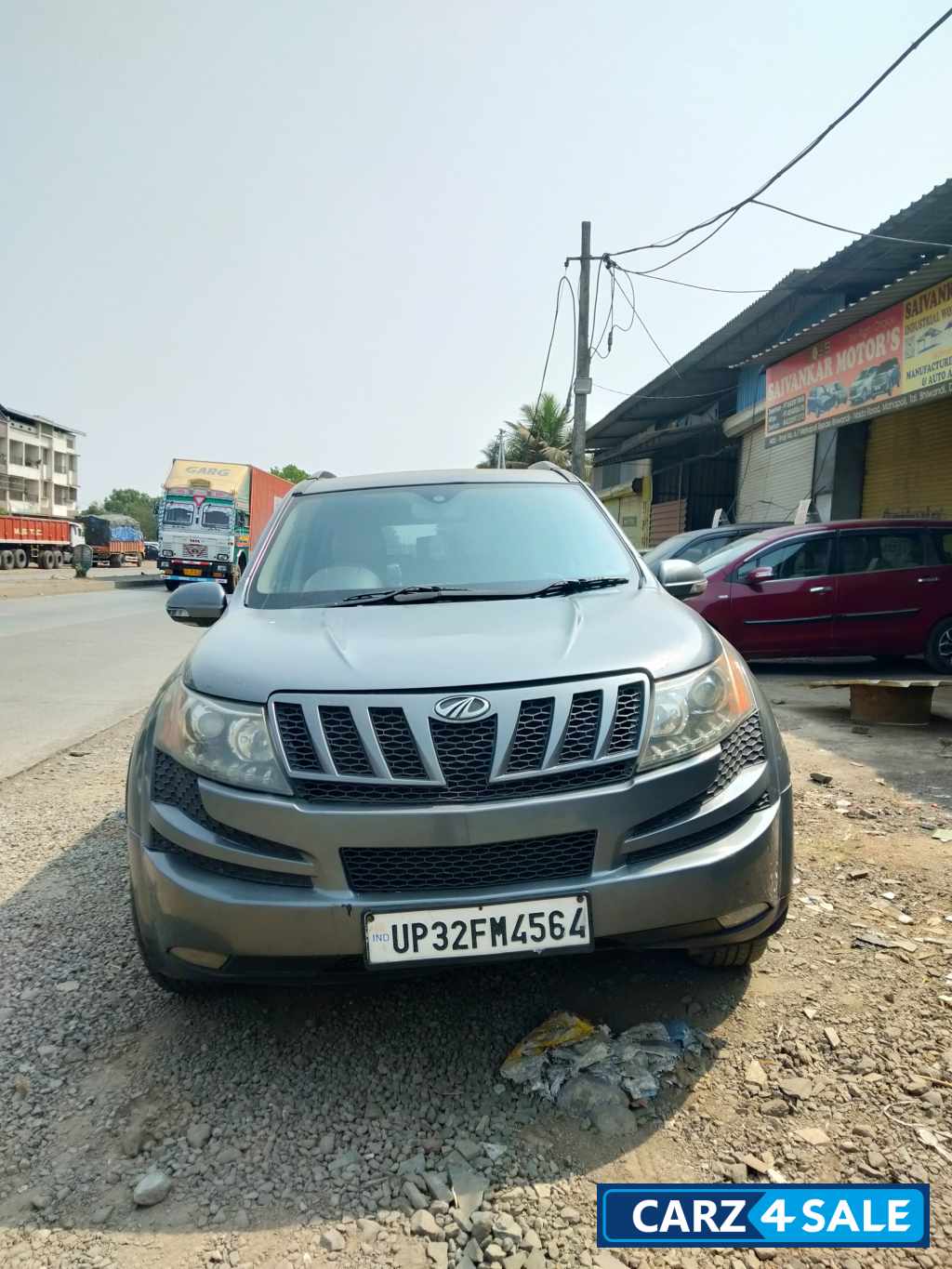Grey Mahindra XUV 500 W6
