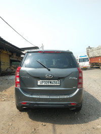 Grey Mahindra XUV 500 W6