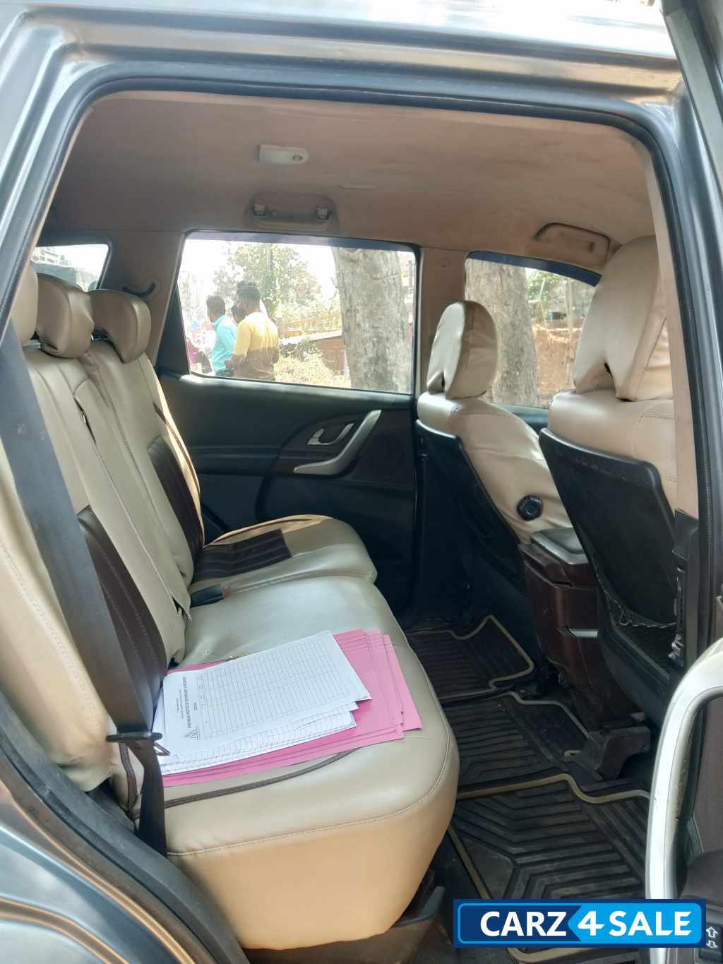 Grey Mahindra XUV 500 W6