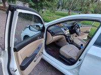 White Hyundai Verna Verna Fluidic VTVT SX (O)