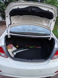 White Hyundai Verna Verna Fluidic VTVT SX (O)