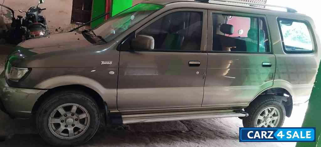 Chevrolet Tavera Neo LT3 9 seater BS-IV Chevrolet Tavera Neo LT3 9 seater BS-IV