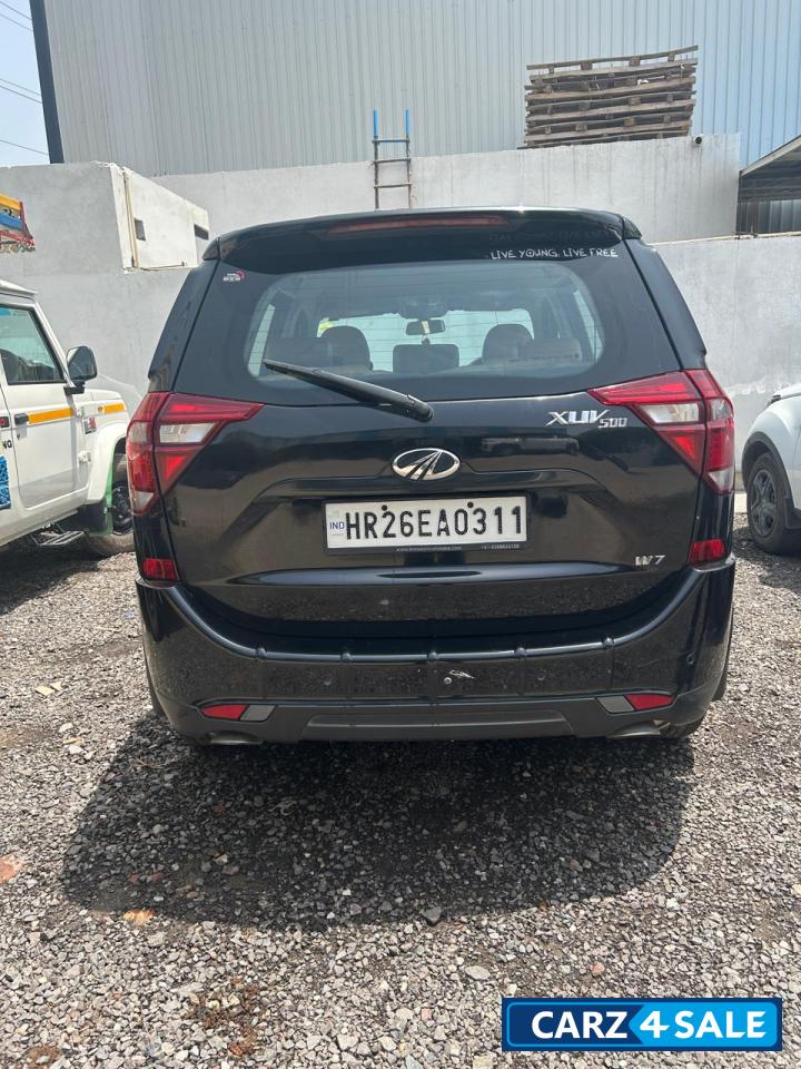 Mahindra XUV 500 w7