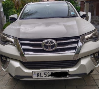 Toyota Fortuner 4*2AT2.8Legender