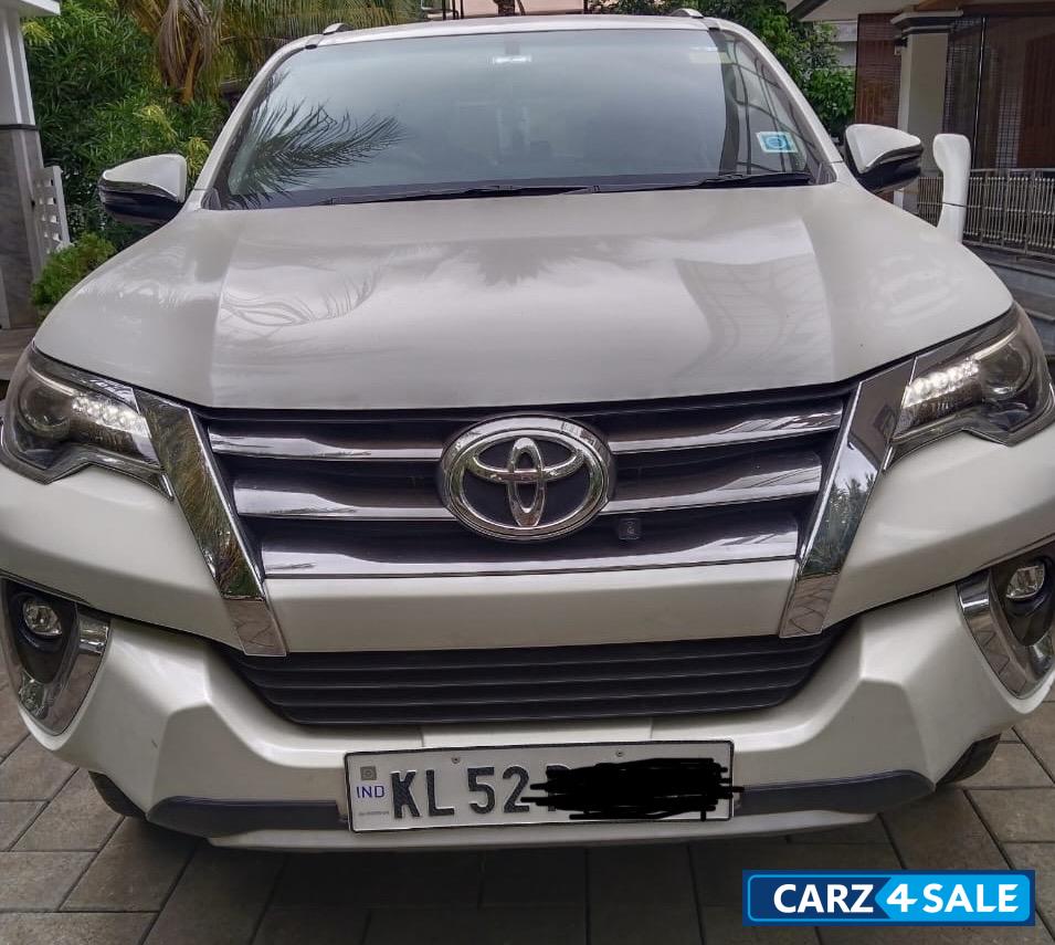 Toyota Fortuner 4*2AT2.8Legender Toyota Fortuner 4*2AT2.8Legender
