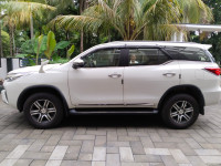 Toyota Fortuner 4*2AT2.8Legender