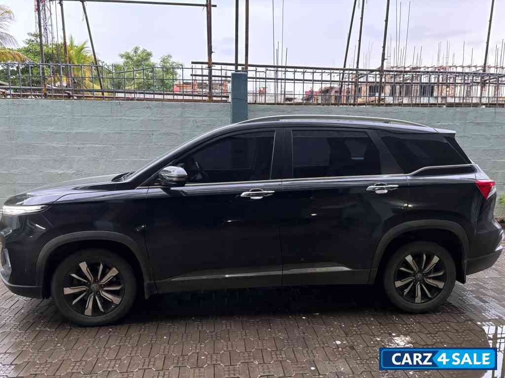 Black MG Hector Plus 1.5 Sharp DCT