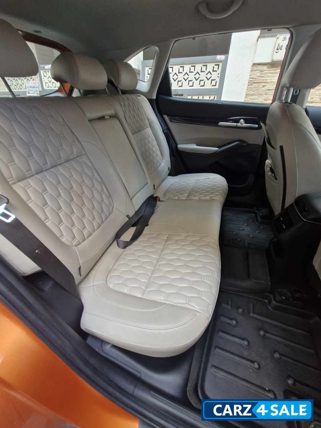 Punchy Orange Kia Seltos HTX diesel MT