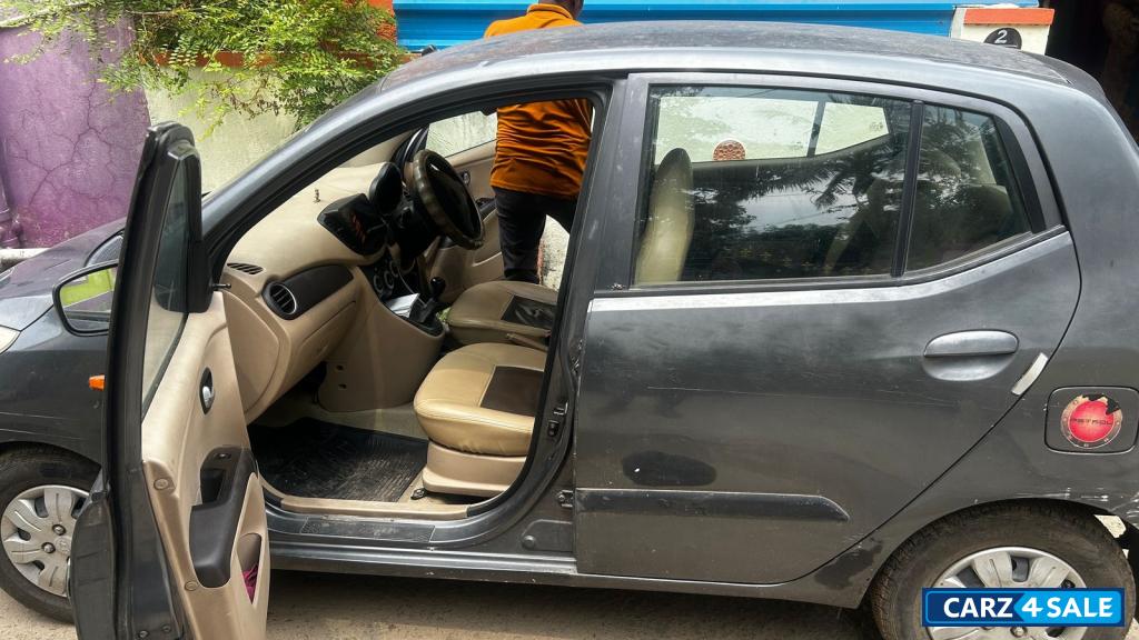 Grey Hyundai i10 Magna 1.1