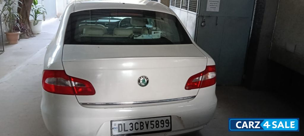 Skoda Superb 1.8 TSI ELEGANCE Skoda Superb 1.8 TSI ELEGANCE